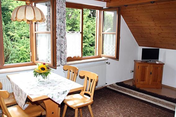 Hotel Bayerischer Hof Rehlings Weißensberg Habitación foto